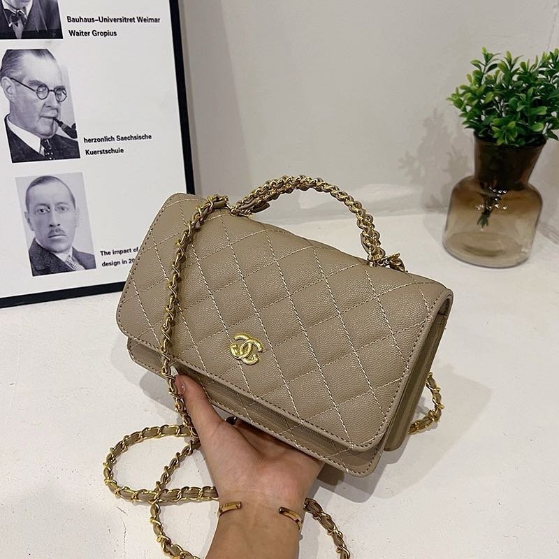 Writing pocket on chains shiny lambing beads Goldton Metall - Chanel - Image 6