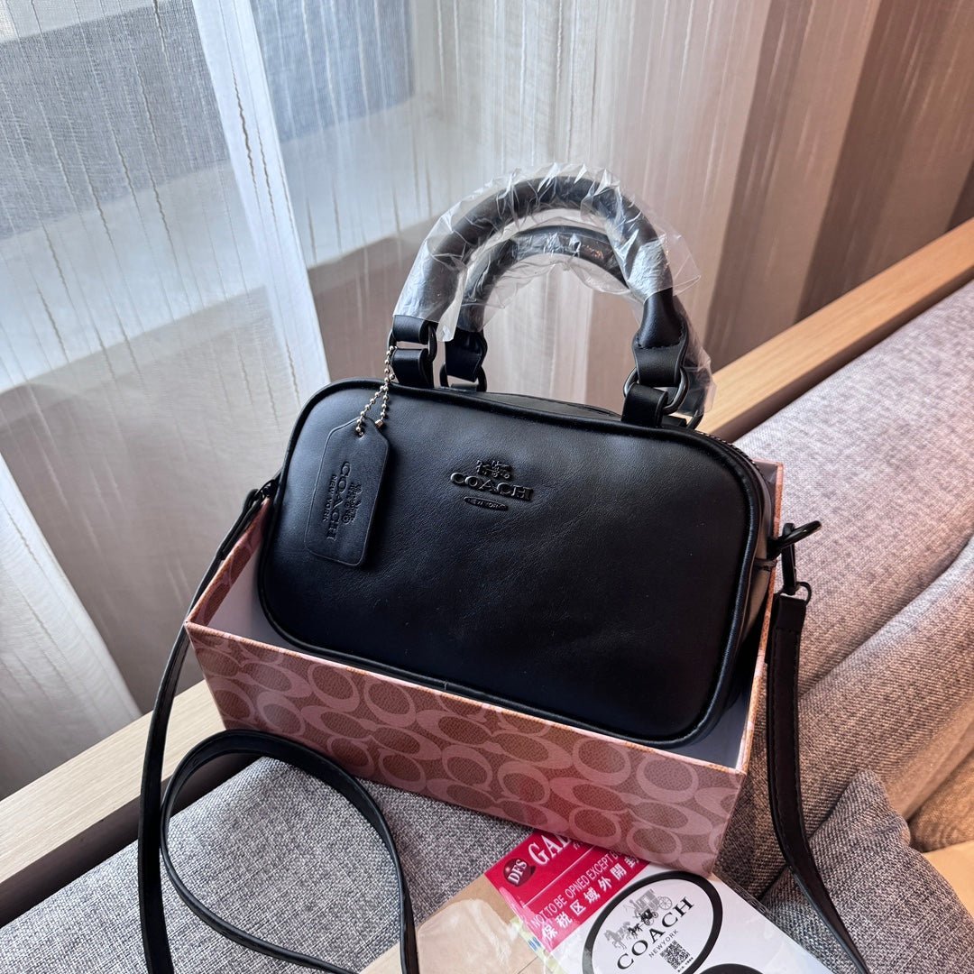 Luxury Texture Leather Handbag - Coach - Image 3